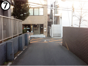 突き当りまで直進