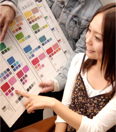 パーソナルカラー診断(色診断)結果に基づき、あなたに似合ったメイクアップをアドバイスいたします