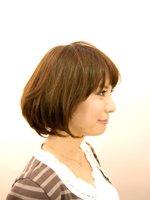 流行ボブ 右