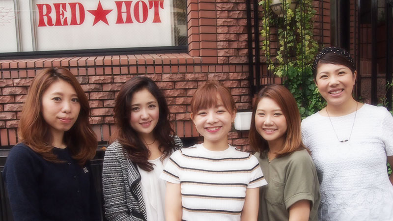 レッドホット ツメコ 女性スタッフ